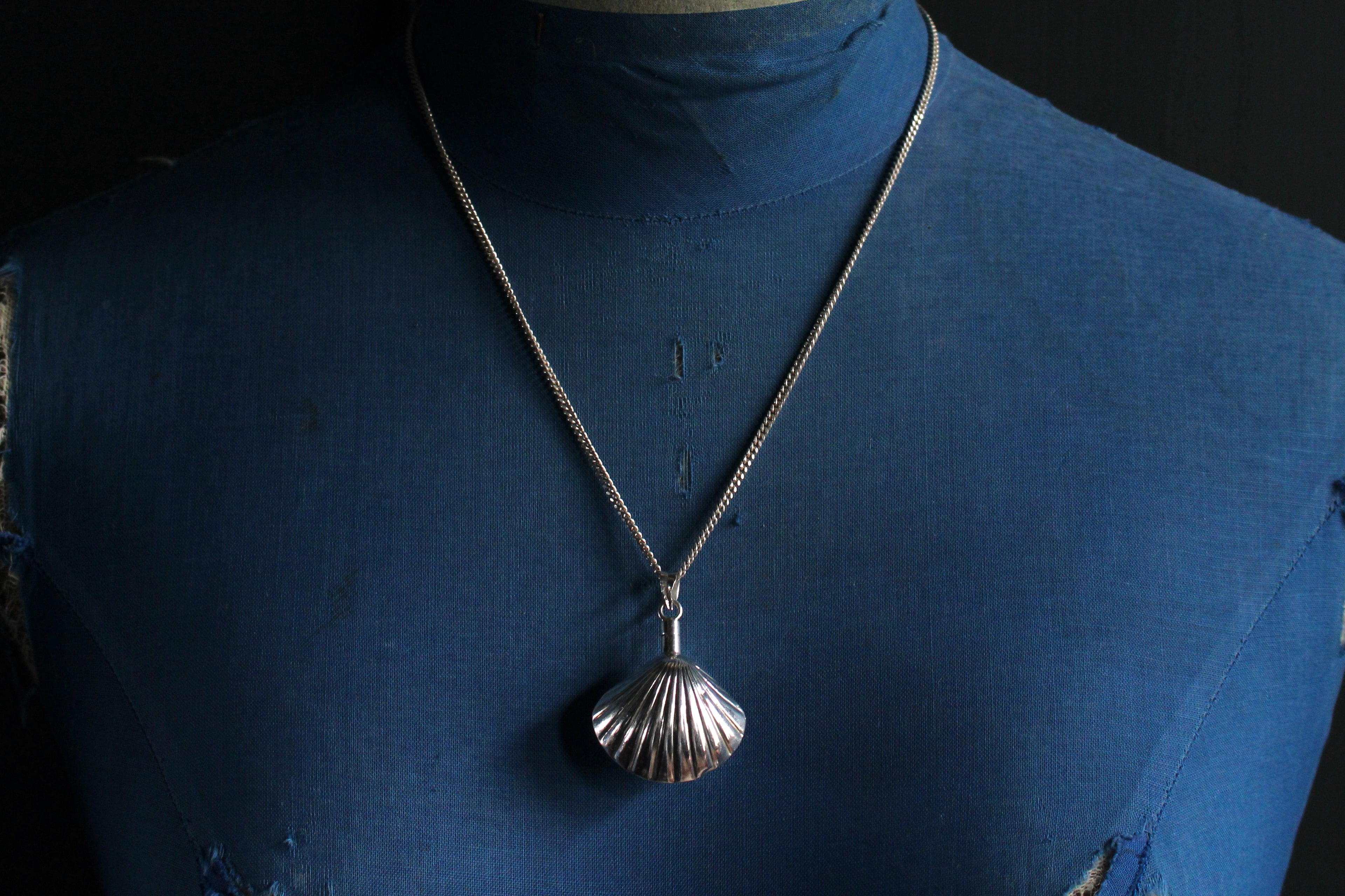 Vintage Sterling Silver Shell Scent Pendant